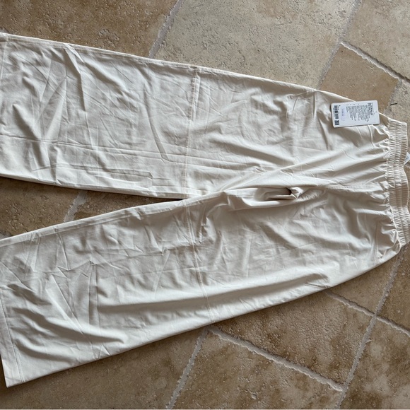 NWT Lululemon Swift Wide-Leg Mid-Rise Pant - Picture 6 of 7